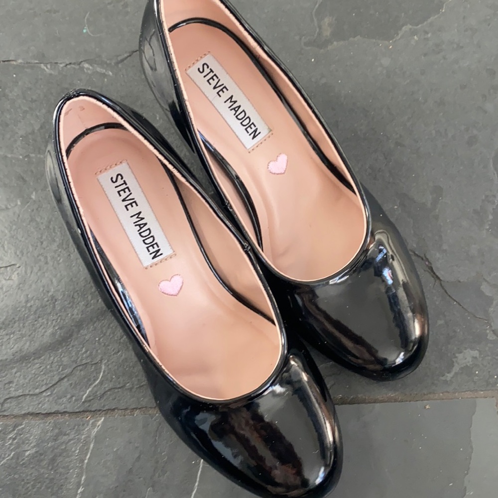Steve Madden girls kitten heel pumps size 2